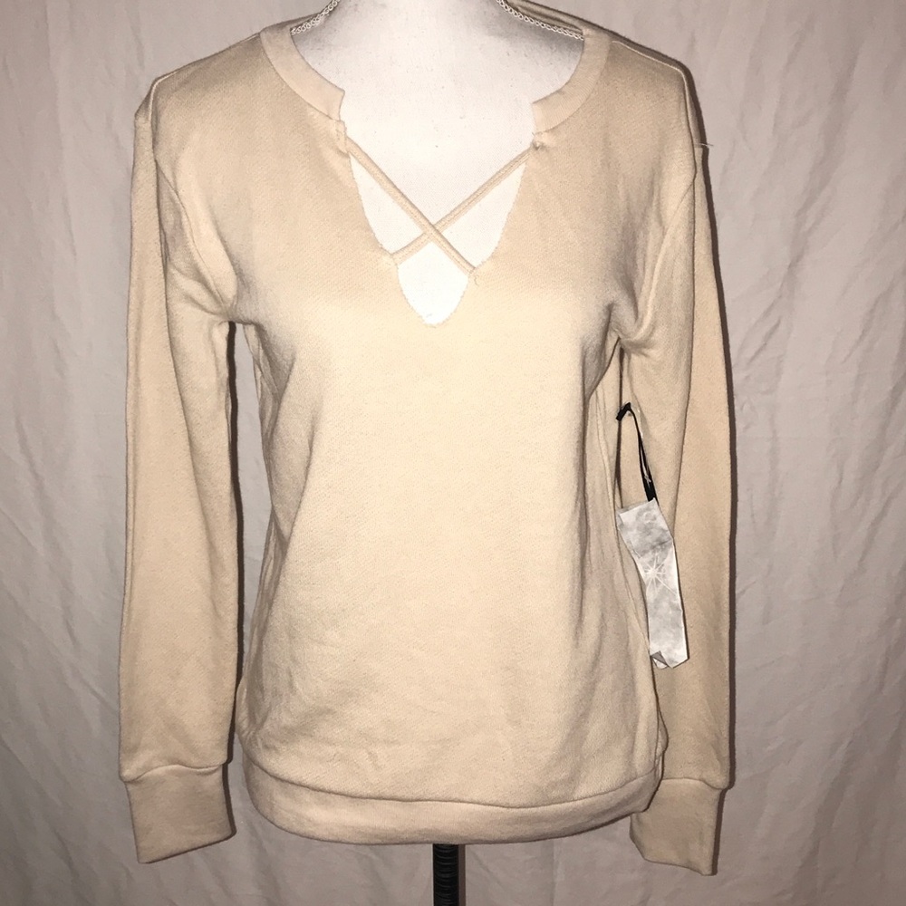 Almost Famous medium lightweight sweatshirt beige